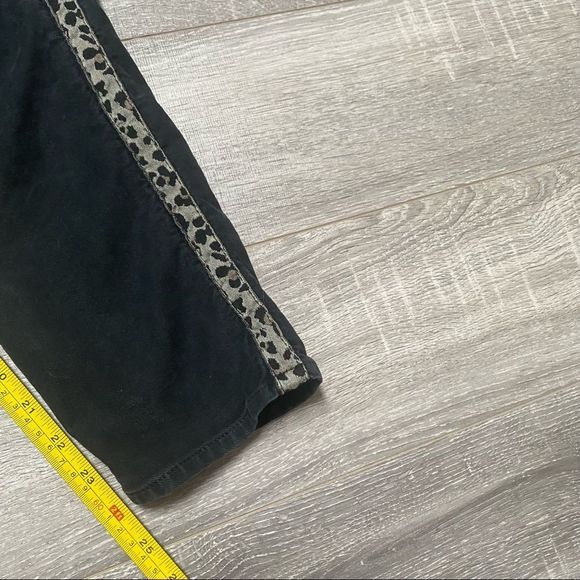 SUNDRY Leopard Trim High Rise cropped Jeans - Picture 4 of 8